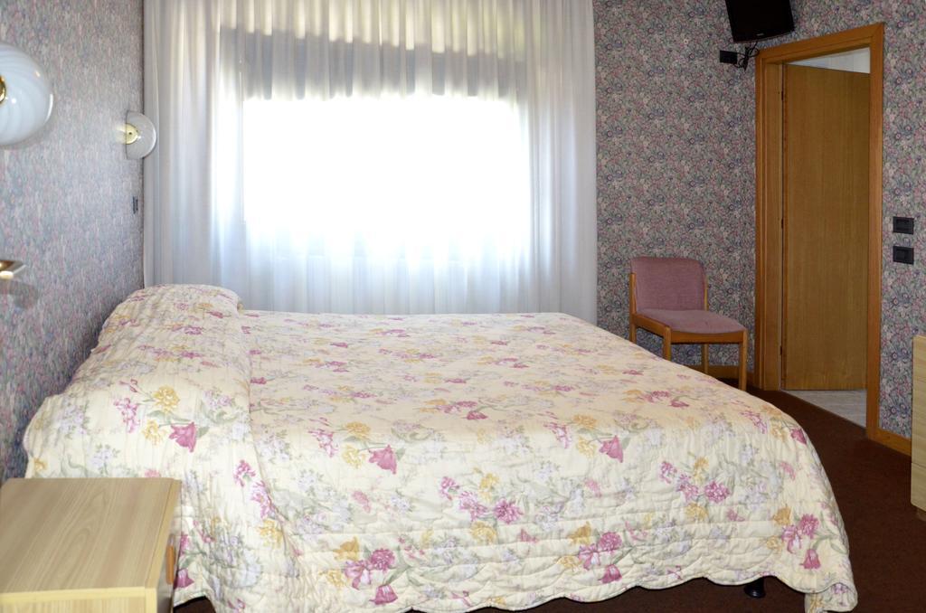 Hotel Cervo Bormio Rum bild